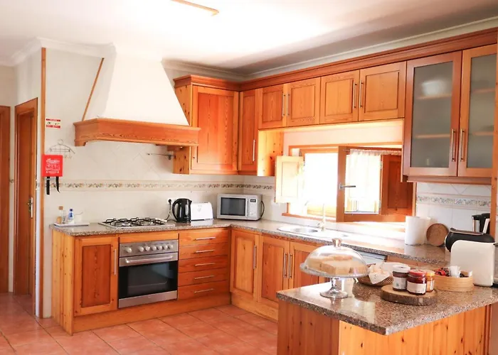 Quinta Amarela בית הארחה