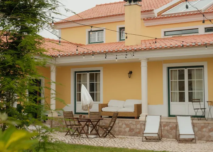 Quinta Amarela בית הארחה נאזרה