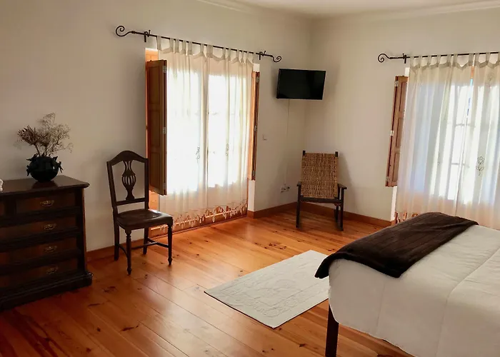 Quinta Amarela 4* נאזרה